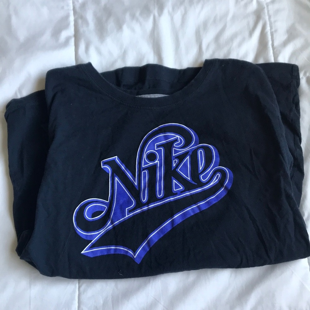 purple and black Y2K nike tee💜🖤